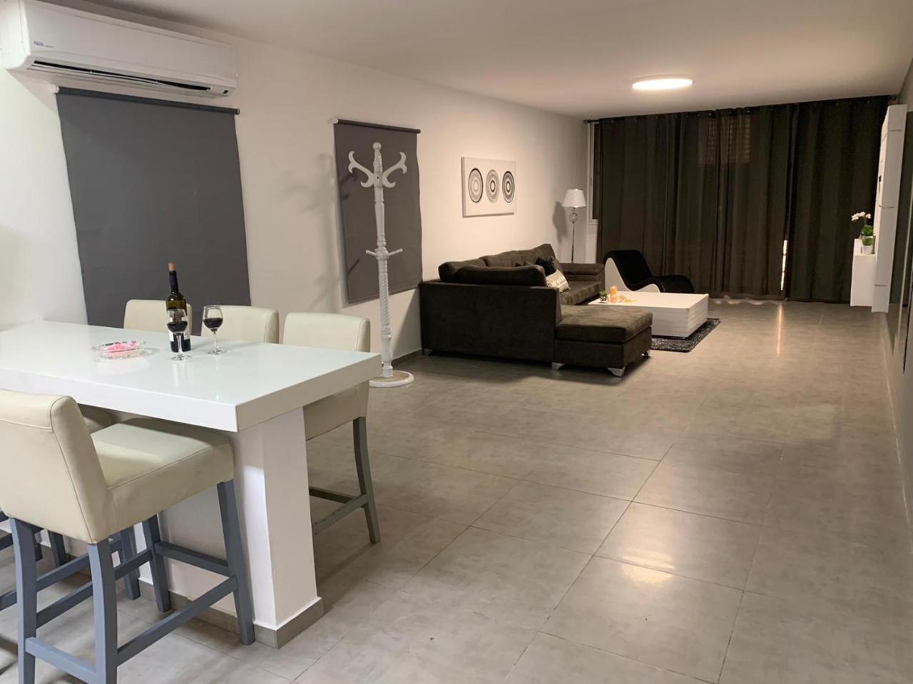 Spat Apartments Bat Yam Exterior photo