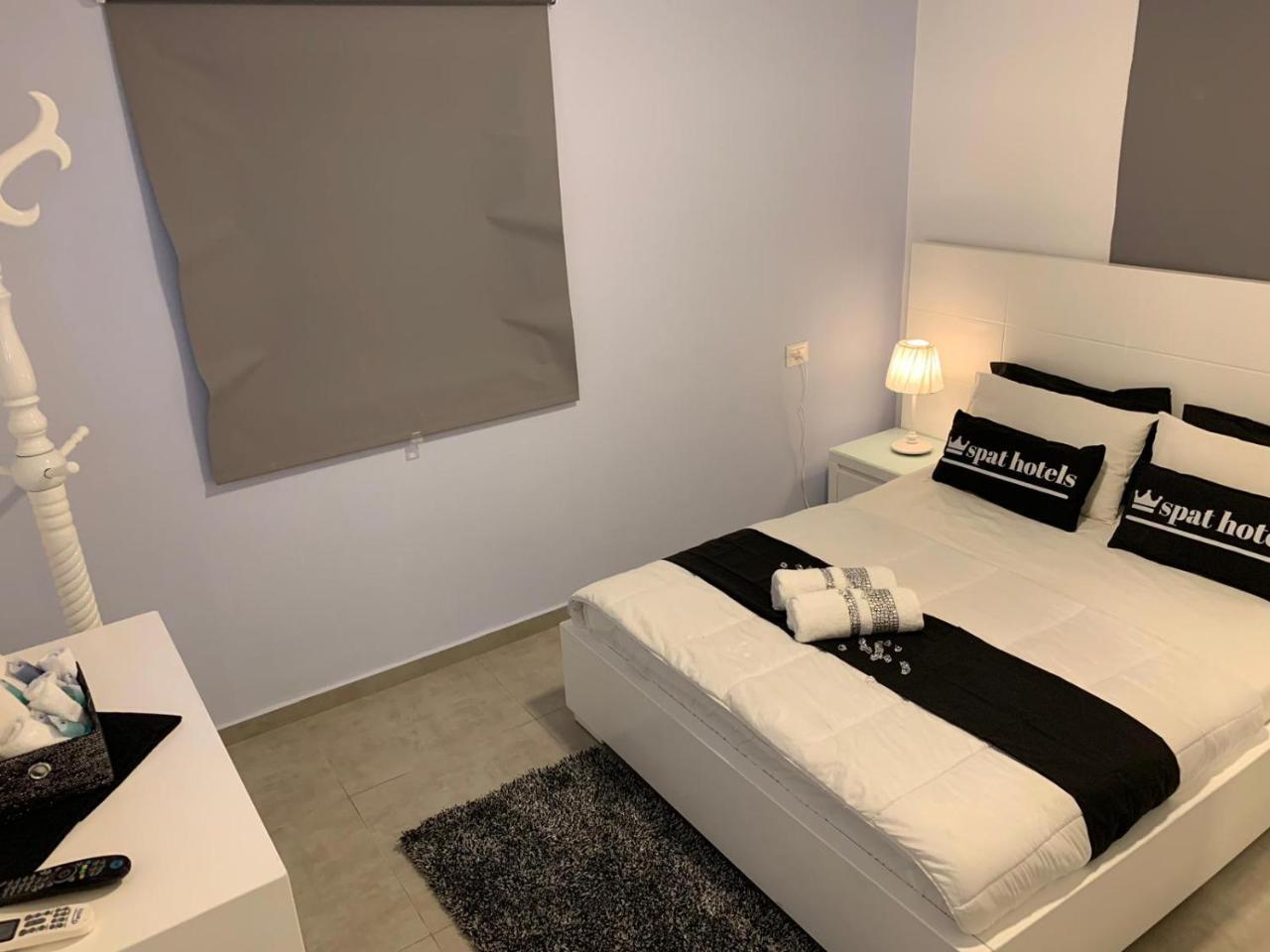 Spat Apartments Bat Yam Exterior photo