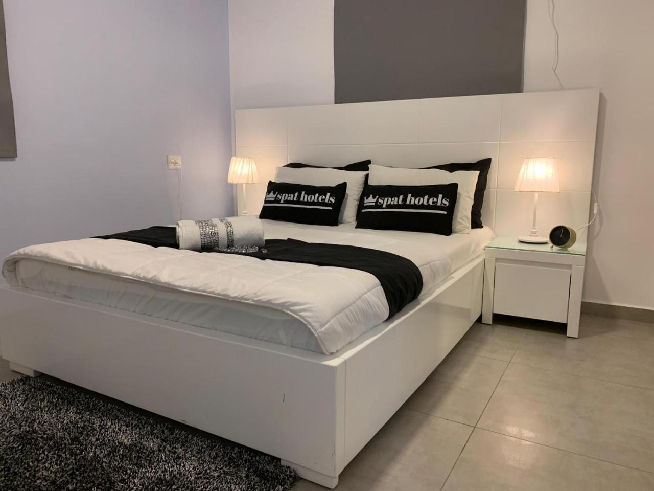 Spat Apartments Bat Yam Exterior photo
