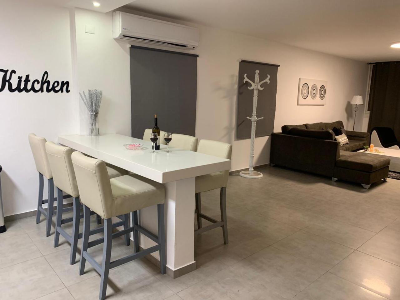 Spat Apartments Bat Yam Exterior photo